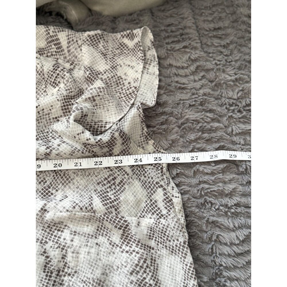 Carolina Belle Grey Snake Skin Pattern Flutter Sleeve Blouse Size 2X - Picture 5 of 6